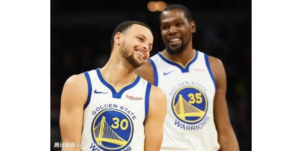 Durant revient sur le terrain des Warriors pour la première fois depuis son départ des Warriors Durant revient sur le terrain des Warriors pour la première fois depuis son départ des Warriors