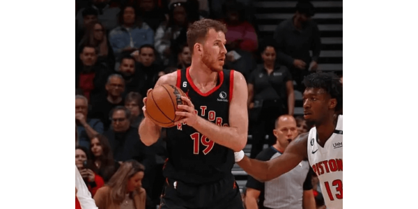 Le saisissant Jakob Poeltl Le saisissant Jakob Poeltl