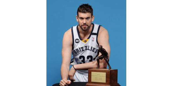 Les Grizzlies retirent le deuxième maillot de l'histoire de la franchise Les Grizzlies retirent le deuxième maillot de l'histoire de la franchise