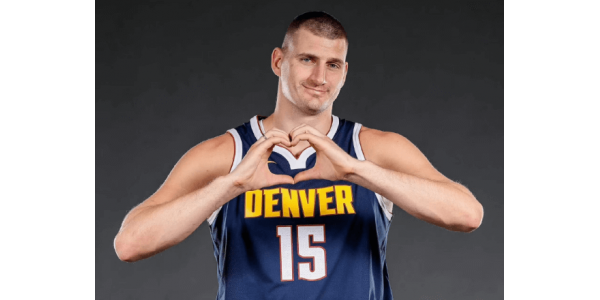 Jokic refuse le salaire maximum de 3 ans et 212 millions de dollars des Nuggets Jokic refuse le salaire maximum de 3 ans et 212 millions de dollars des Nuggets