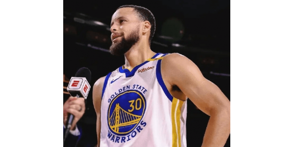 Le maillot de Curry en tête des ventes, les Knicks dominent le marché des produits dérivés Le maillot de Curry en tête des ventes, les Knicks dominent le marché des produits dérivés