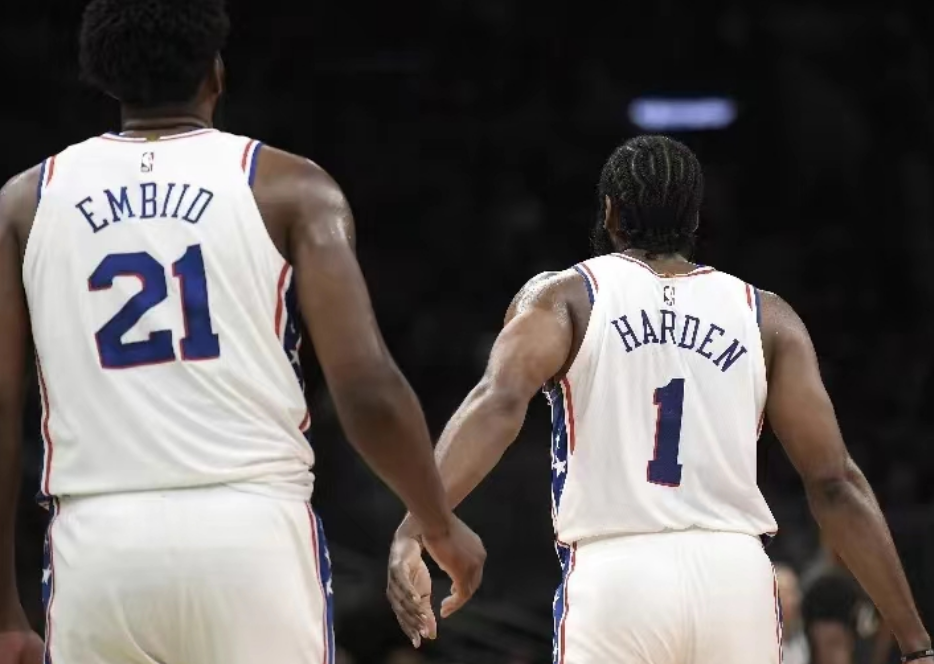 Embiid quitte également les 76ers