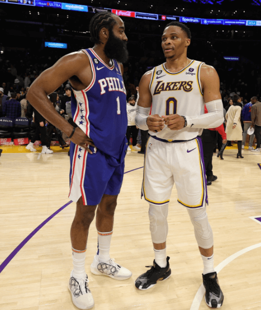 Harden rejoint enfin les Clippers