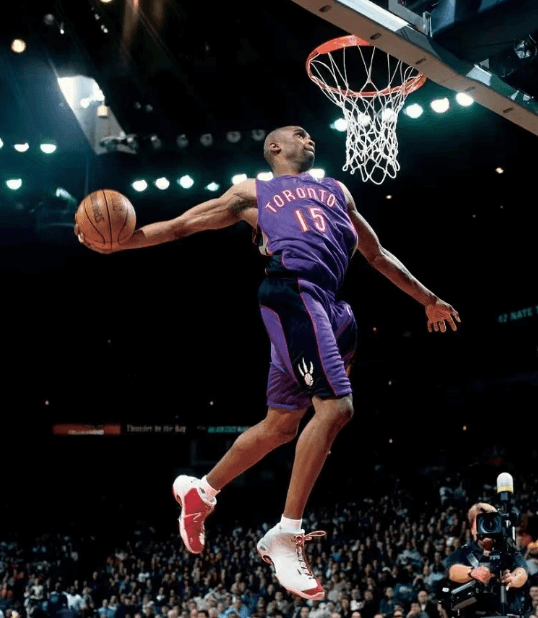 Les Raptors vont retirer le maillot n°15 de Carter