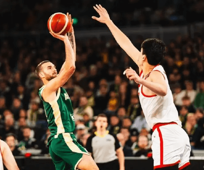 Les Rockets ont signé le tireur d'élite australien de 28 ans Jack McVey