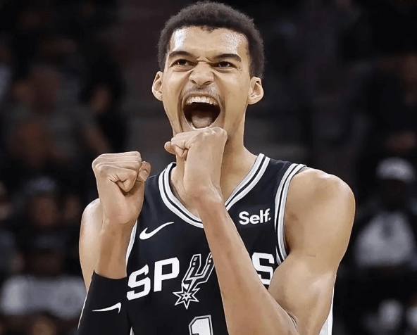 Les Spurs montent en puissance, Wen Ban Yama mène l'avenir