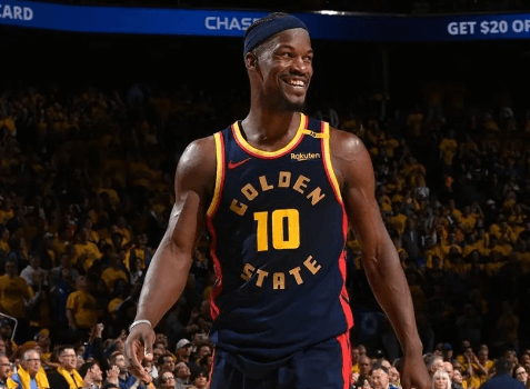 Butler a joué malgré une blessure pour aider les Warriors à mener 3-1 face aux Rockets