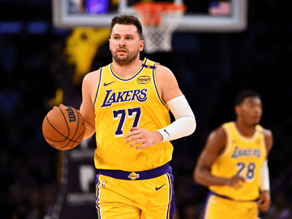 Dončić renouvelle son contrat avec les Lakers – Le début d'une nouvelle ère
