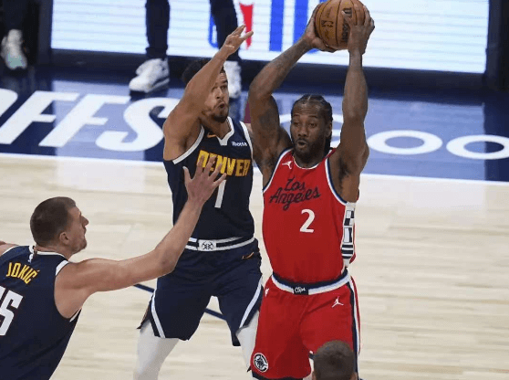 La superbe performance de Kawhi Leonard a permis aux Clippers d'égaliser