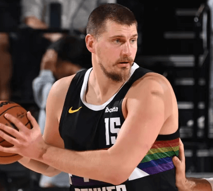 Les Nuggets ont dominé, tandis que les Clippers ont peiné