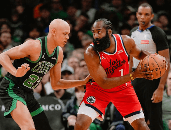 Les efforts acharnés de Harden : La résilience des Clippers malgré une courte défaite